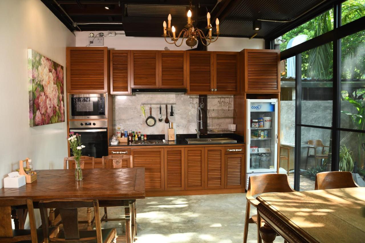 The Eight Ratvithi House Ξενοδοχείο Τσιάνγκ Μάι Εξωτερικό φωτογραφία